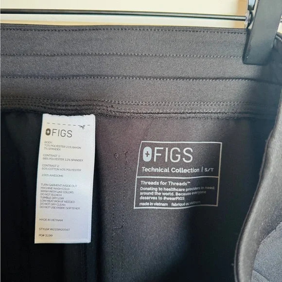 Figs Womens High Waisted Zamora Jogger in Black with Lotus - Picture 4 of 4